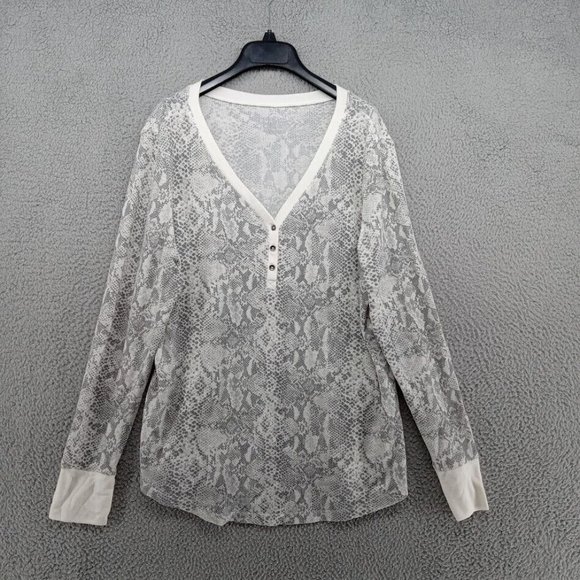 Time and Tru Shirt Womens 3XL 22‎ White Gray Snake Skin Waffle Weave Henley - Picture 1 of 7